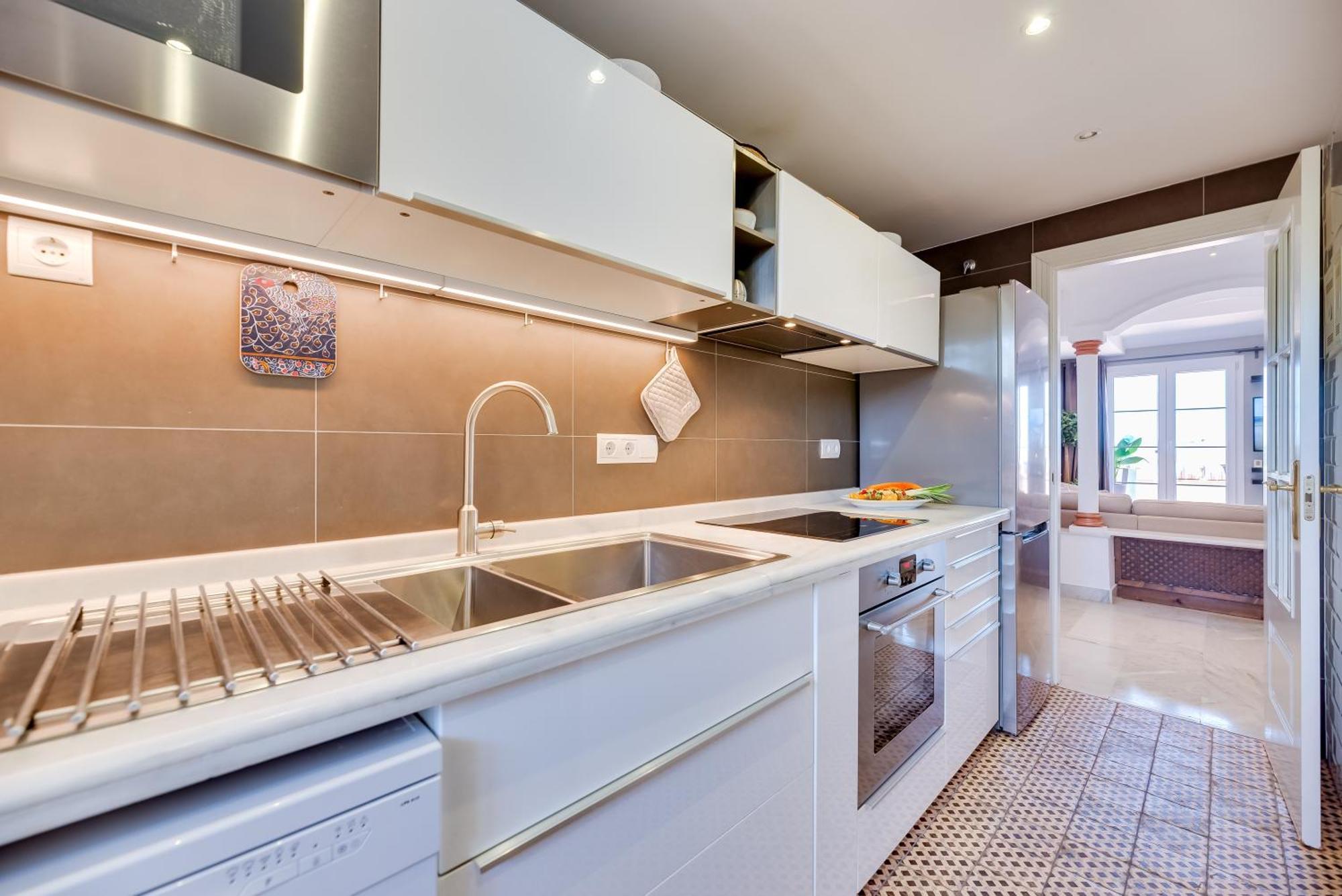 Apartamento Elegant 2 Bdrm Penthouse With Bbq And Pools Marbella Exterior foto