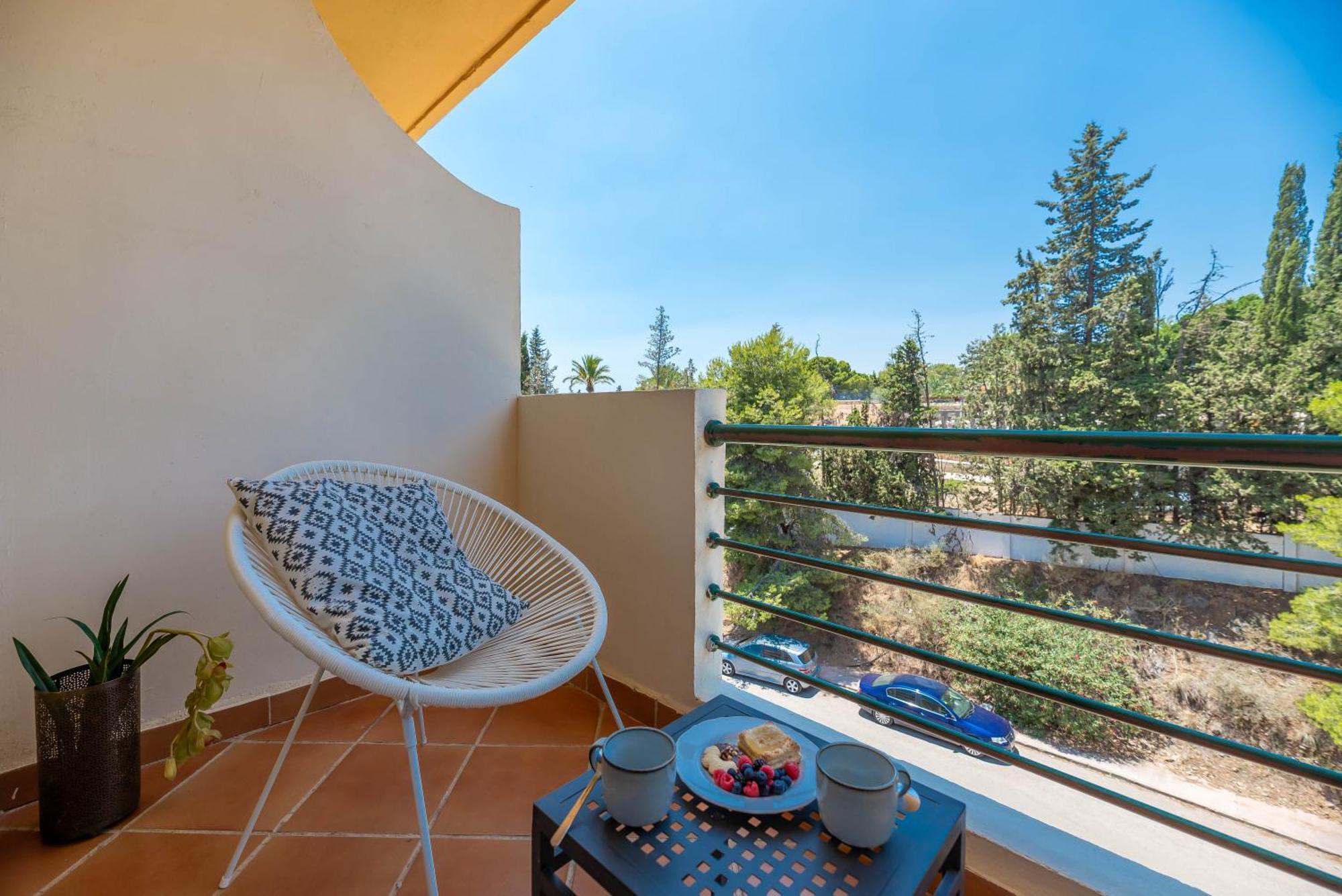 Apartamento Elegant 2 Bdrm Penthouse With Bbq And Pools Marbella Exterior foto