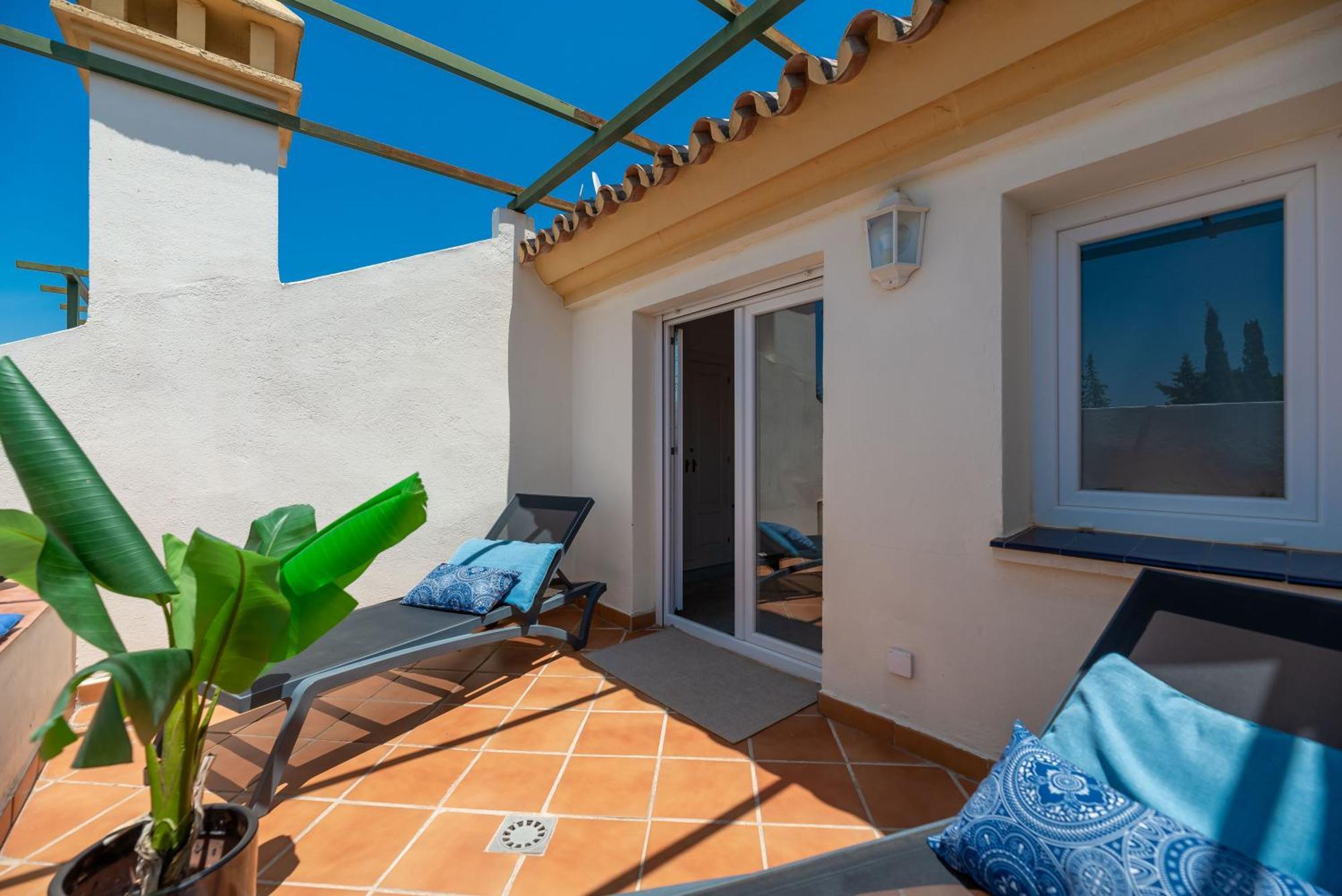 Apartamento Elegant 2 Bdrm Penthouse With Bbq And Pools Marbella Exterior foto