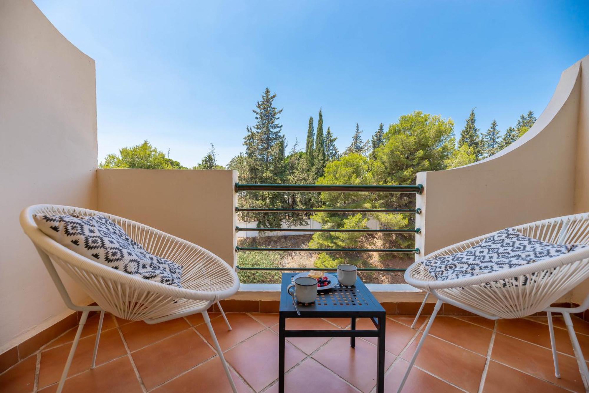 Apartamento Elegant 2 Bdrm Penthouse With Bbq And Pools Marbella Exterior foto