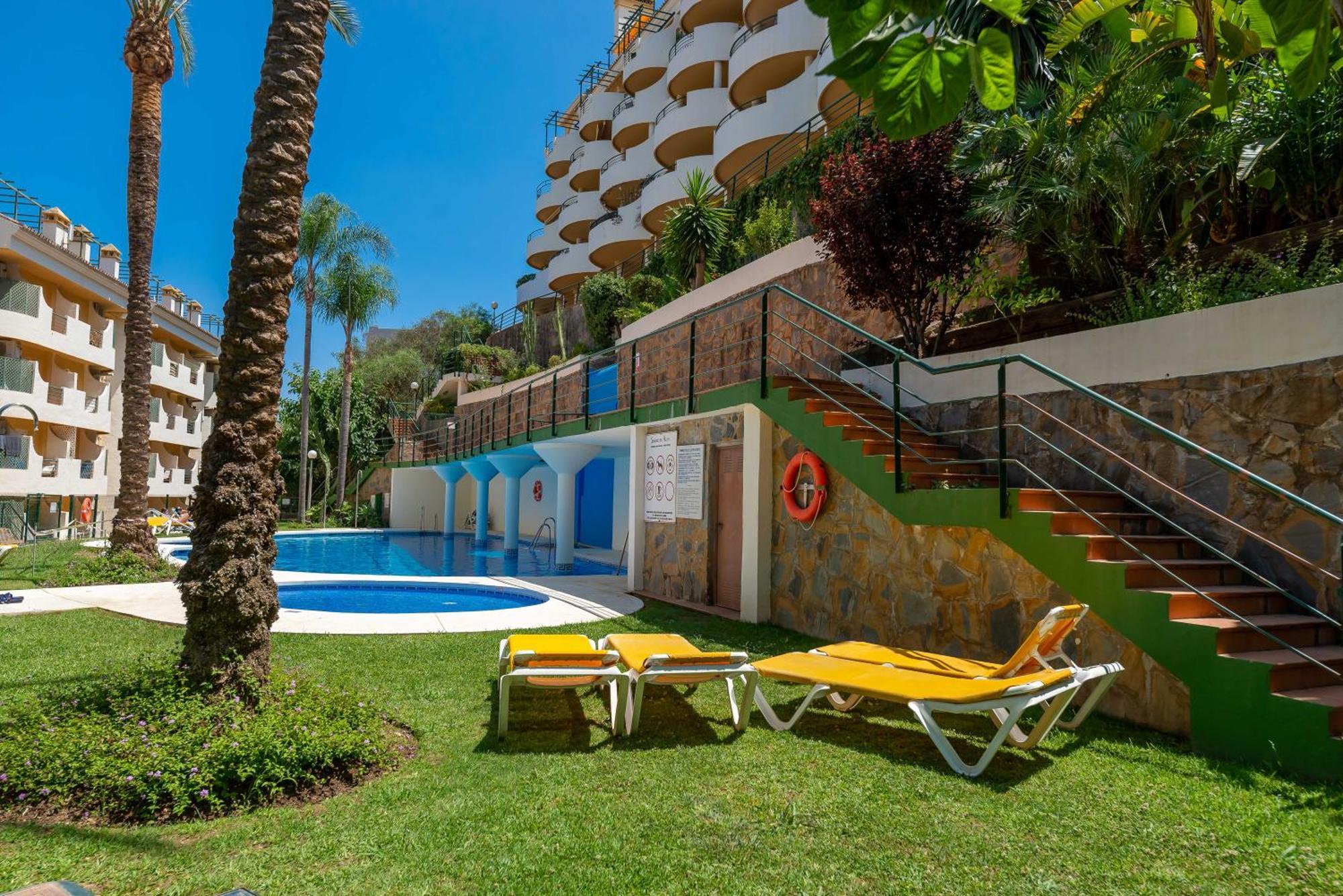 Apartamento Elegant 2 Bdrm Penthouse With Bbq And Pools Marbella Exterior foto