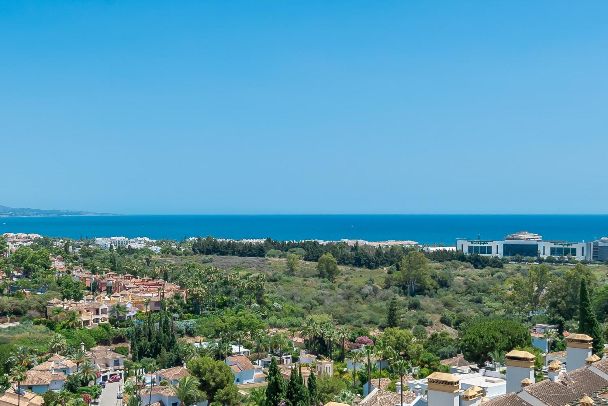 Apartamento Elegant 2 Bdrm Penthouse With Bbq And Pools Marbella Exterior foto